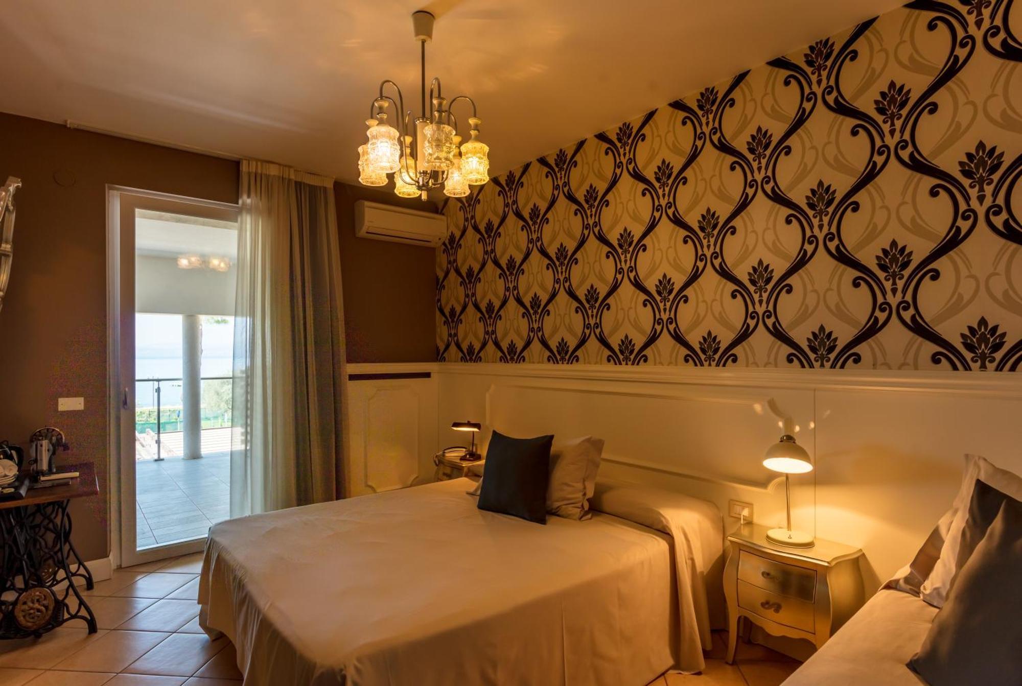 Hotel Maximilian 바르돌리노 객실 사진